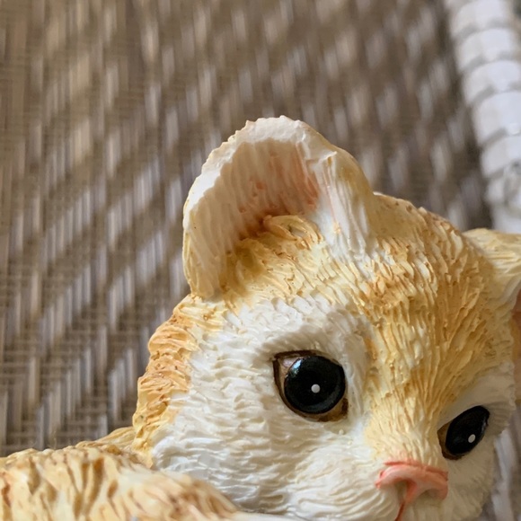 Vintage 1990’s Summit Collections Nature’s Friends Cat with Yarn Figurine - Picture 9 of 9